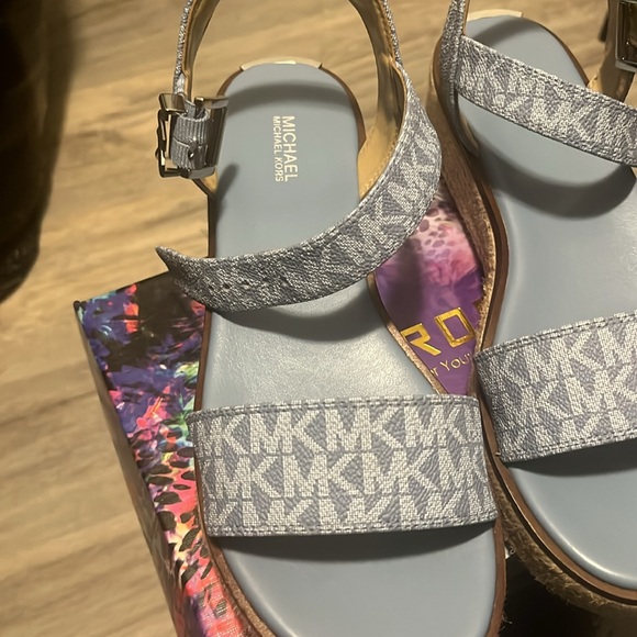 Blue on blue Michael Kors sandals - Picture 2 of 5